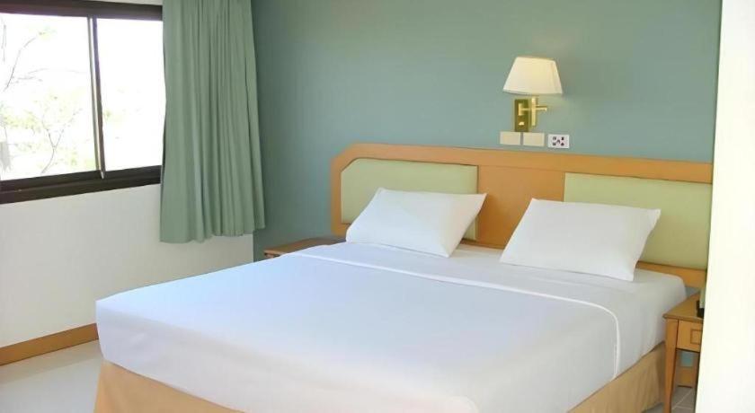 The Park Hotel Паттайя Экстерьер фото