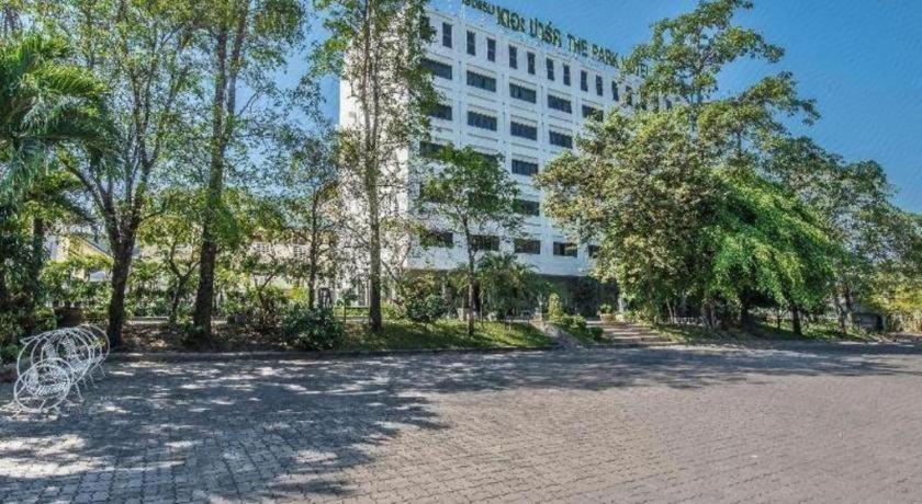 The Park Hotel Паттайя Экстерьер фото